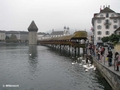 Die Kapellbrücke mit Wasserturm von der Ecke Seebrücke/Rathausquai