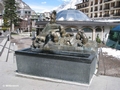Murmeltier-Brunnen  von 1906 am Kirchplatz in Zermatt
