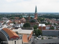 Vorne die Propsteikirche Herz Jesu, dahinter der Dom zu Lübeck