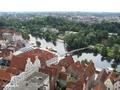 Die Trave mit der Fußgängerbrücke Obertrave
