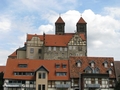 Schloss Quedlinburg, dahinter die Stiftskirche St. Servatii