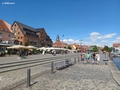 Am Hafen / Im Hintergrund die Marienkirche
